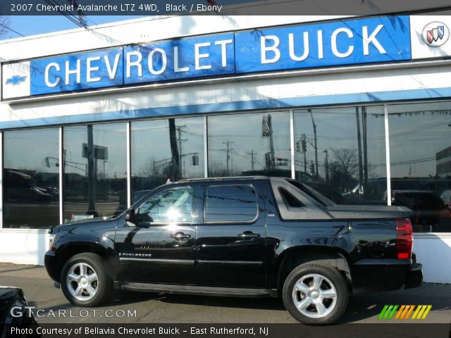 2007 Chevrolet Avalanche LTZ 4WD in Black