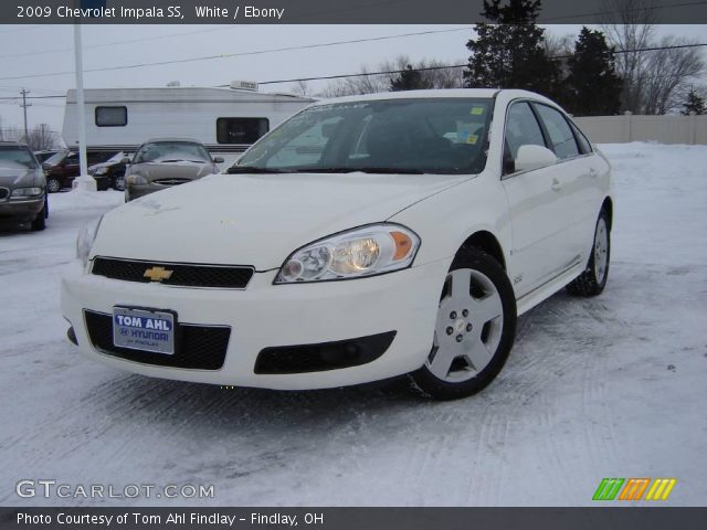 2009 Chevrolet Impala SS in White