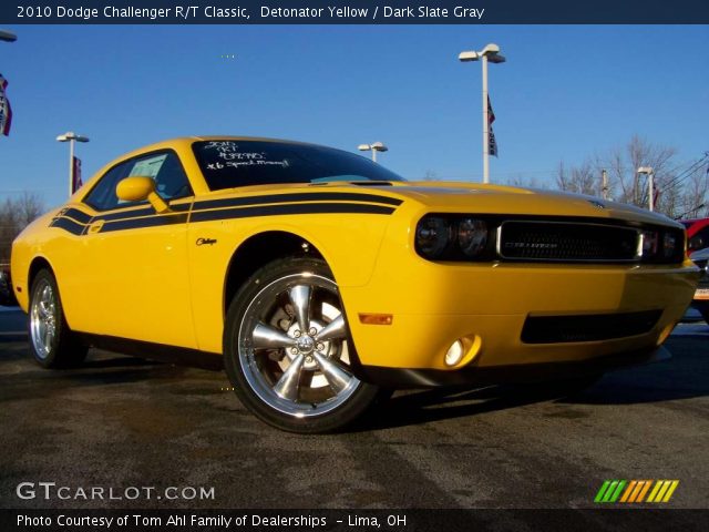 2010 Dodge Challenger R/T Classic in Detonator Yellow