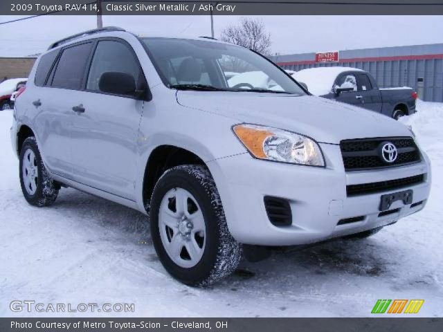 2009 Toyota RAV4 I4 in Classic Silver Metallic