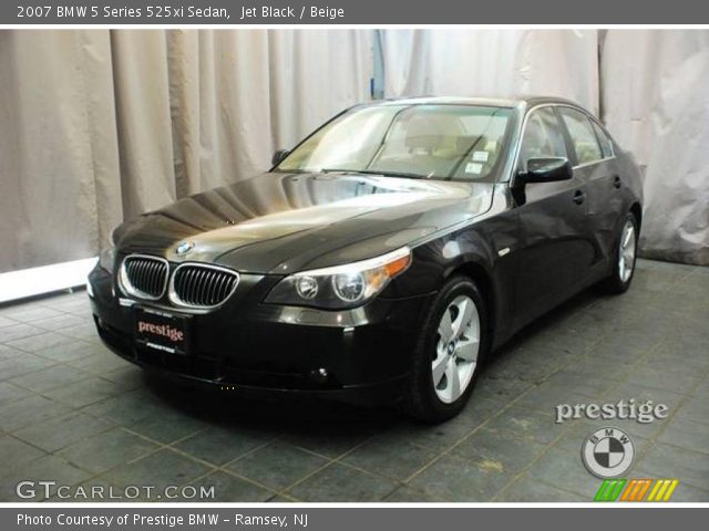 2007 BMW 5 Series 525xi Sedan in Jet Black