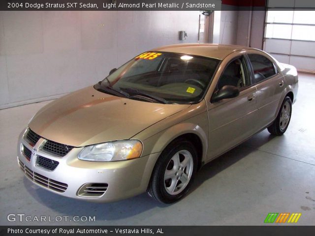 2004 Dodge Stratus SXT Sedan in Light Almond Pearl Metallic