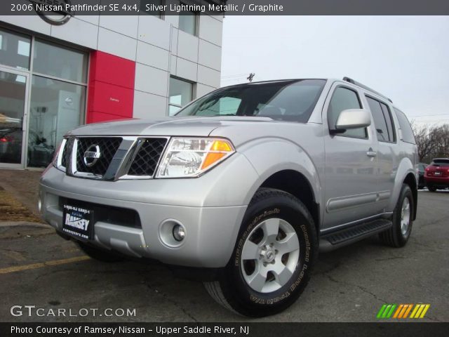 2006 Nissan Pathfinder SE 4x4 in Silver Lightning Metallic