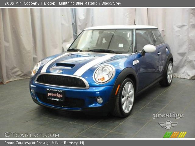 2009 Mini Cooper S Hardtop in Lightning Blue Metallic