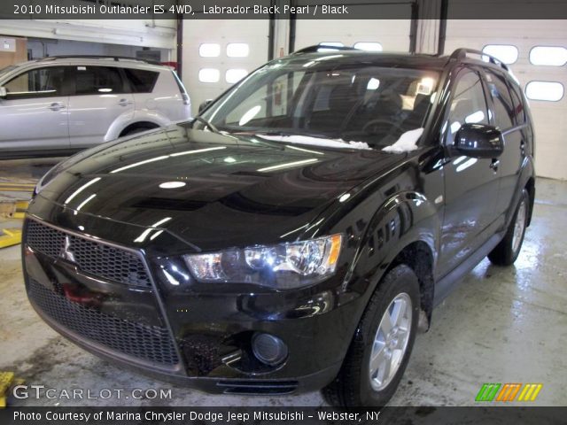 2010 Mitsubishi Outlander ES 4WD in Labrador Black Pearl