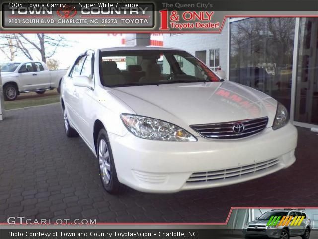 2005 Toyota Camry LE in Super White