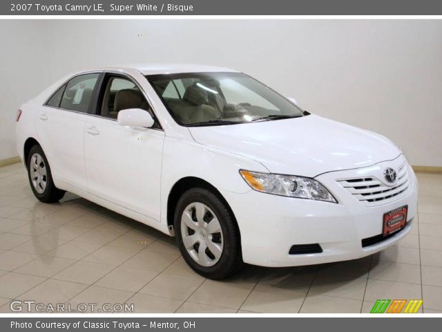 2007 Toyota Camry LE in Super White