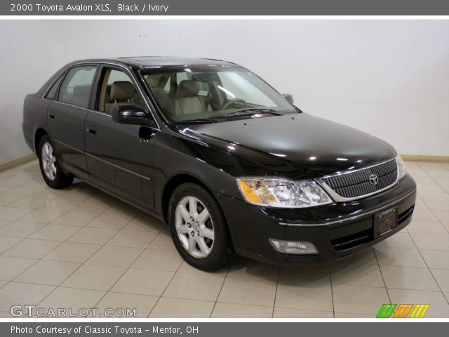 2000 Toyota Avalon XLS in Black