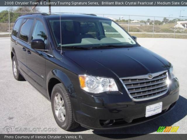2008 Chrysler Town & Country Touring Signature Series in Brilliant Black Crystal Pearlcoat