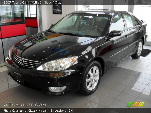 2005 Toyota Camry XLE V6 in Black