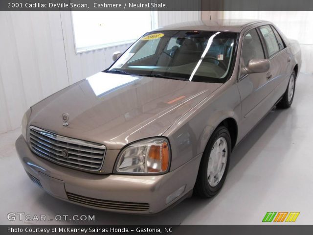 2001 Cadillac DeVille Sedan in Cashmere