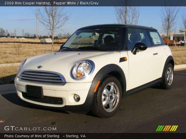 2009 Mini Cooper Hardtop in Pepper White