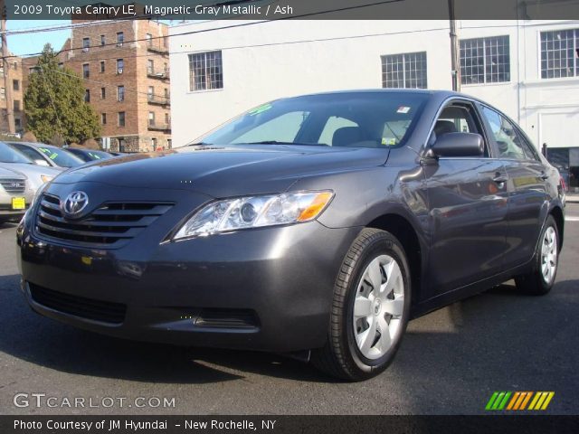 2009 Toyota Camry LE in Magnetic Gray Metallic