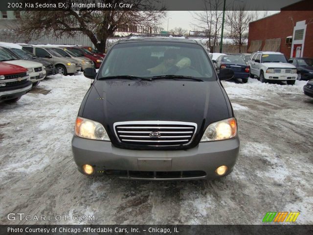 2002 Kia Sedona EX in Midnight Black