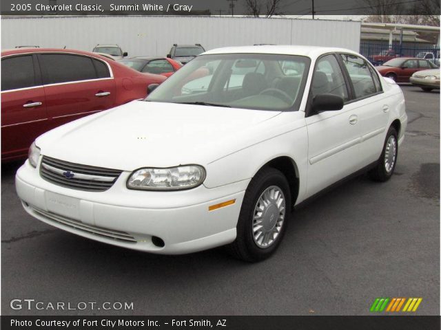 2005 Chevrolet Classic  in Summit White