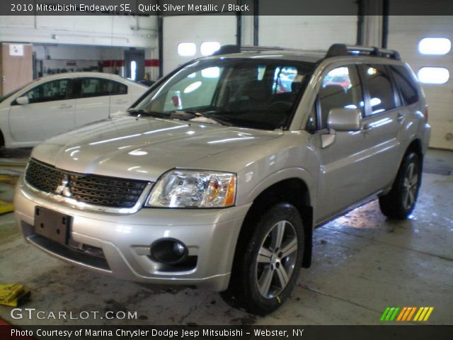 2010 Mitsubishi Endeavor SE in Quick Silver Metallic