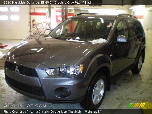 2010 Mitsubishi Outlander ES 4WD in Graphite Gray Pearl