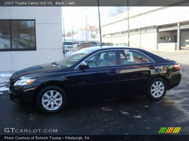 2007 Toyota Camry XLE V6 in Black