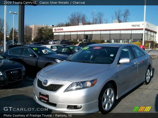 2009 Toyota Camry SE in Classic Silver Metallic