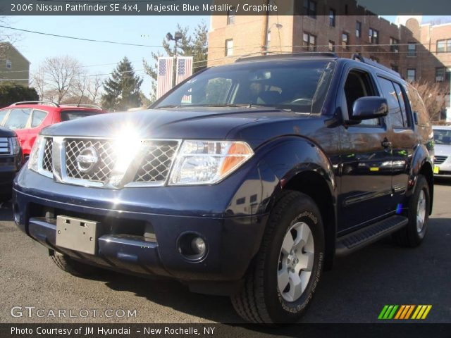 2006 Nissan Pathfinder SE 4x4 in Majestic Blue Metallic