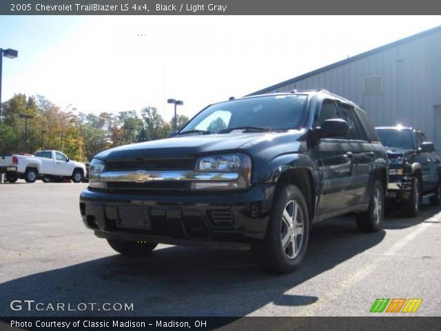 2005 Chevrolet TrailBlazer LS 4x4 in Black
