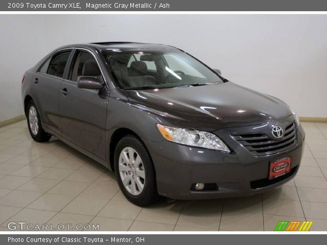 2009 Toyota Camry XLE in Magnetic Gray Metallic