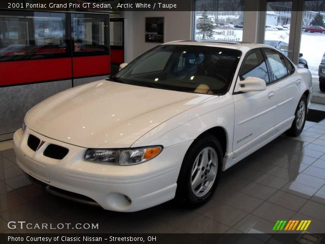 2001 Pontiac Grand Prix GT Sedan in Arctic White