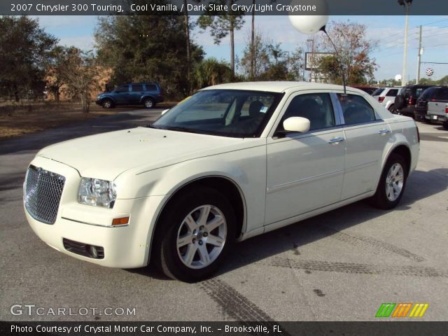 2007 Chrysler 300 Touring in Cool Vanilla
