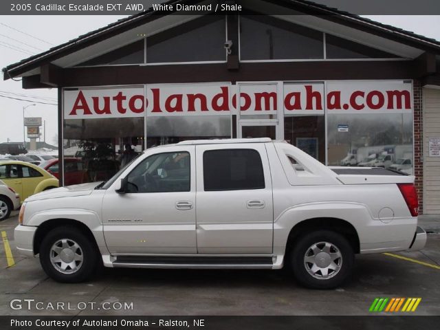 2005 Cadillac Escalade EXT AWD in White Diamond