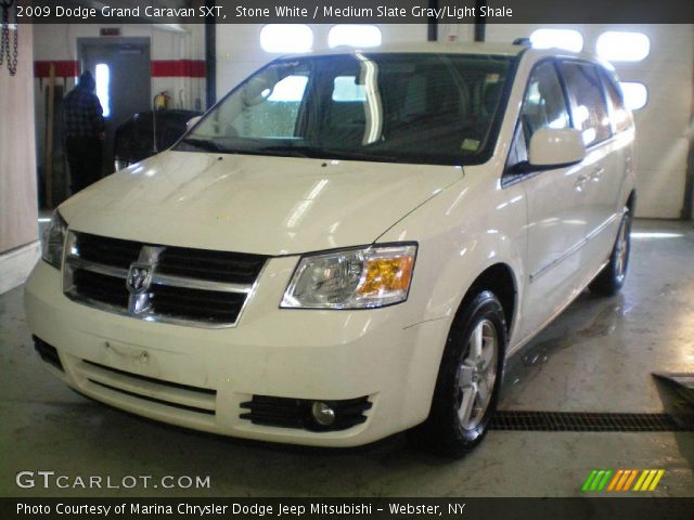 2009 Dodge Grand Caravan SXT in Stone White