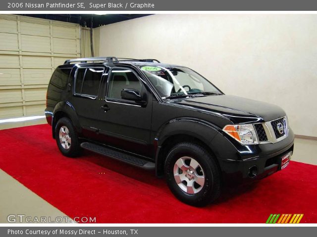 2006 Nissan Pathfinder SE in Super Black