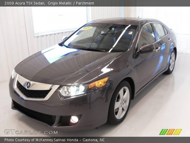 2009 Acura TSX Sedan in Grigio Metallic