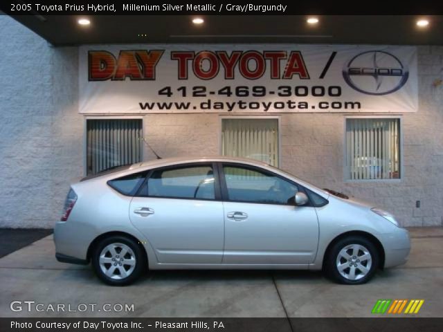 2005 Toyota Prius Hybrid in Millenium Silver Metallic