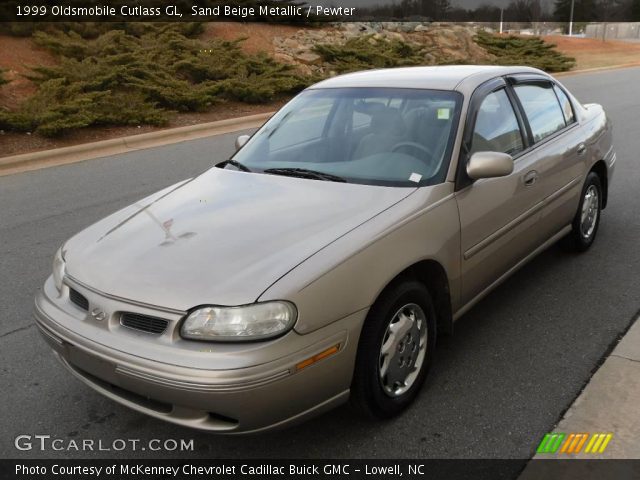 1999 Oldsmobile Cutlass GL in Sand Beige Metallic