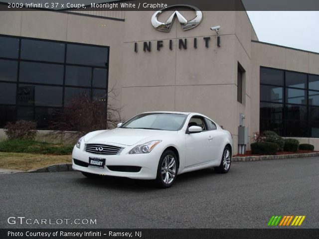2009 Infiniti G 37 x Coupe in Moonlight White