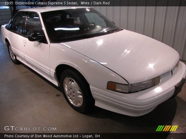 1995 Oldsmobile Cutlass Supreme S Sedan in White