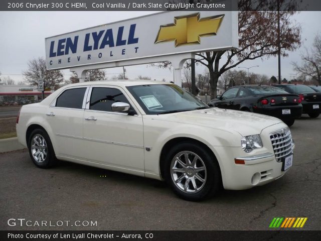 2006 Chrysler 300 C HEMI in Cool Vanilla