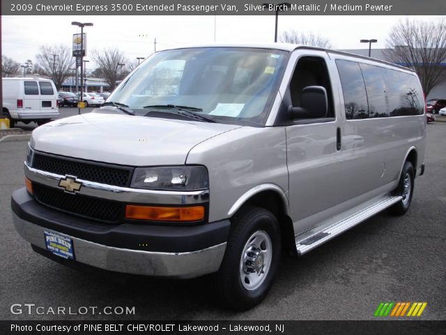 2009 Chevrolet Express 3500 Extended Passenger Van in Silver Birch Metallic