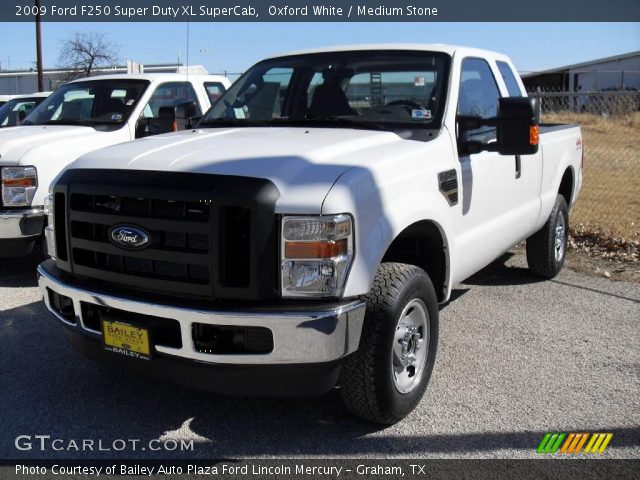 2009 Ford F250 Super Duty XL SuperCab in Oxford White