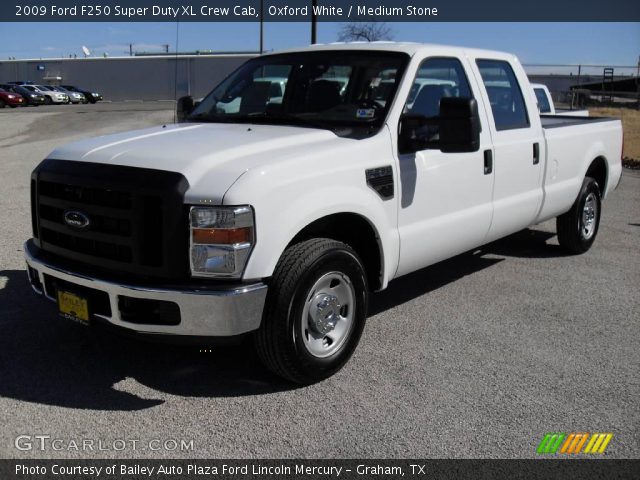 2009 Ford F250 Super Duty XL Crew Cab in Oxford White