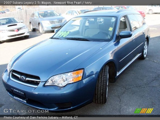 2007 Subaru Legacy 2.5i Wagon in Newport Blue Pearl