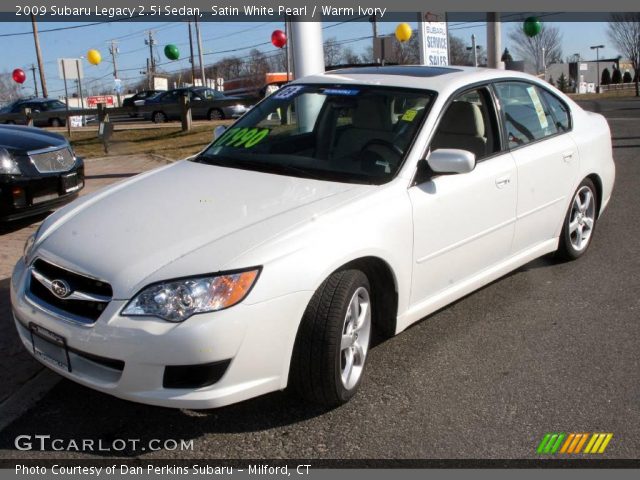 2009 Subaru Legacy 2.5i Sedan in Satin White Pearl