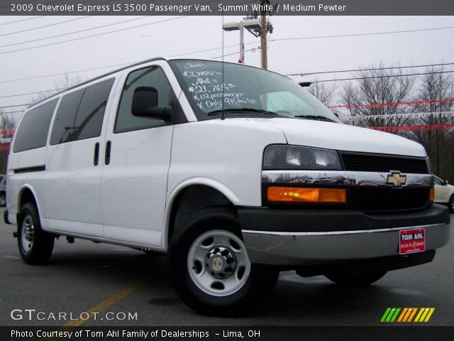 2009 Chevrolet Express LS 3500 Passenger Van in Summit White