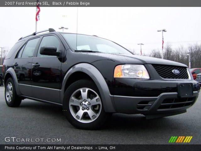 2007 Ford Freestyle SEL in Black
