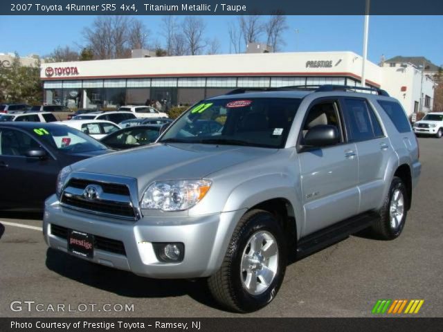 2007 Toyota 4Runner SR5 4x4 in Titanium Metallic