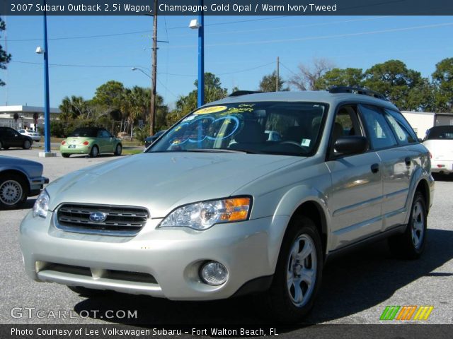 2007 Subaru Outback 2.5i Wagon in Champagne Gold Opal