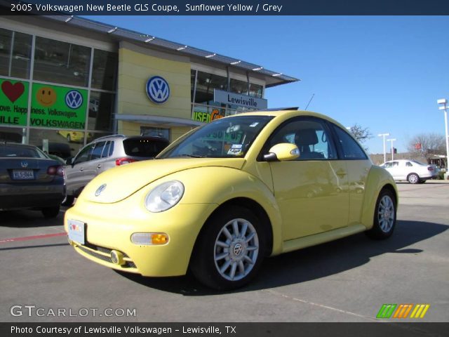 2005 Volkswagen New Beetle GLS Coupe in Sunflower Yellow