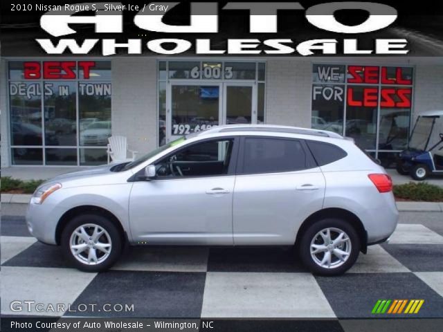 2010 Nissan Rogue S in Silver Ice