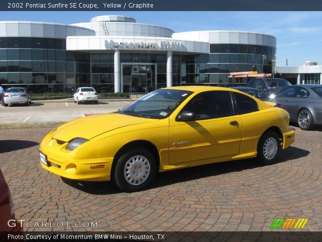 Pontiac Sunfire 2002 Silver. Yellow 2002 Pontiac Sunfire SE