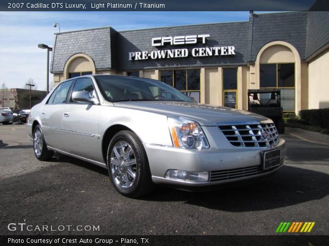 2007 Cadillac DTS Luxury in Light Platinum